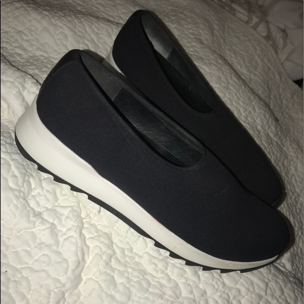 Eileen Fisher slip on sneaker
